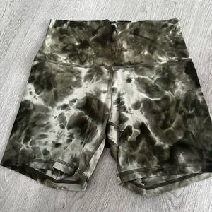 lululemon align shorts